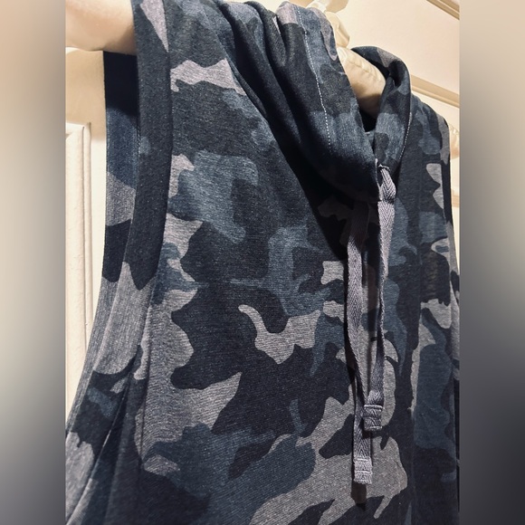 NWT Prana Camo Size M - Picture 3 of 10